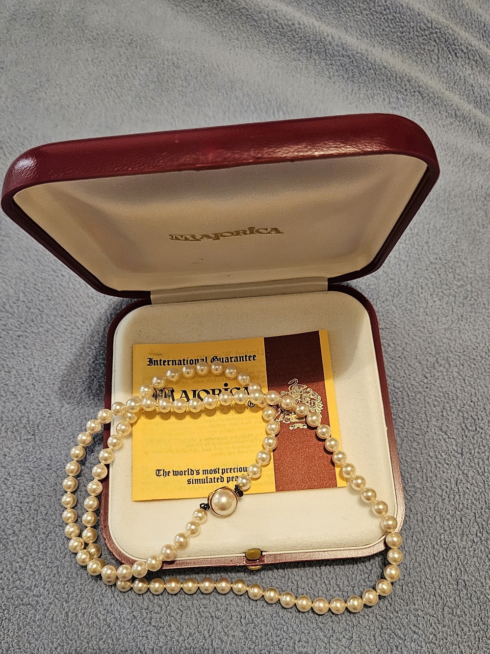 Ivory Pearl Necklace - Classic Simulated Pearls
